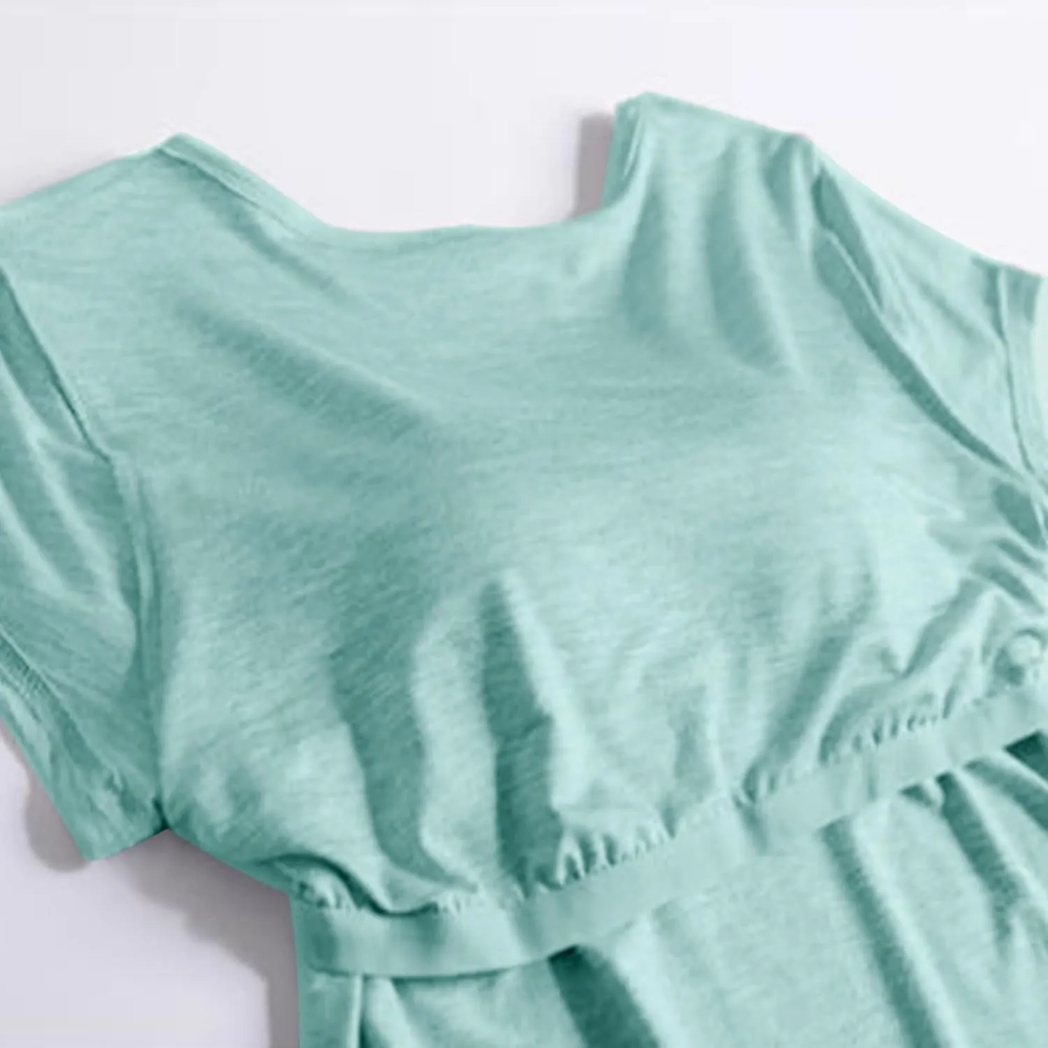 Basic Tees for Women Built in Bra Short Sleeve Crewneck Tops Workout Yoga T Shirts Summer Blouses 2025